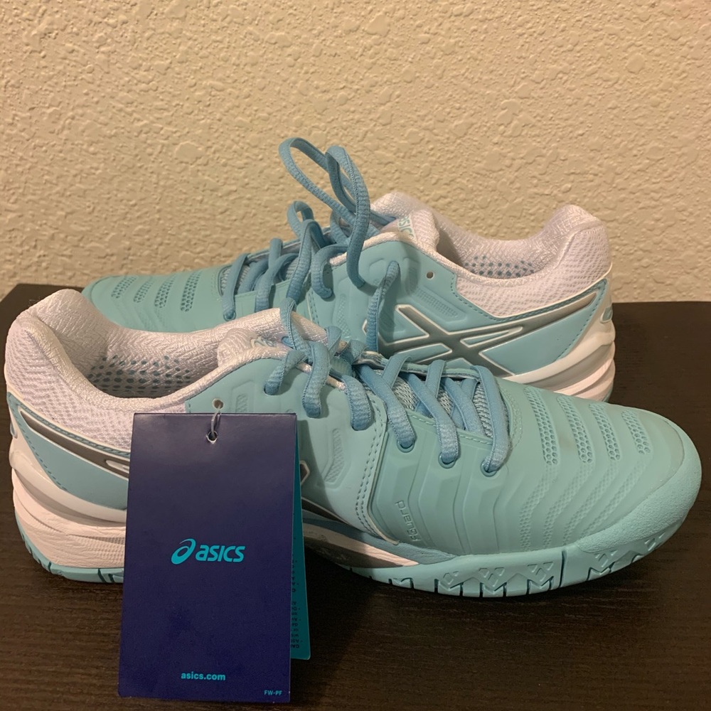ASICS gel revolution tennis shoes